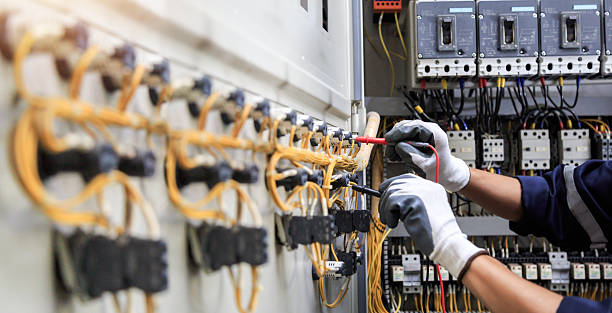 Professional Electrician technician working in River Ridge, FL